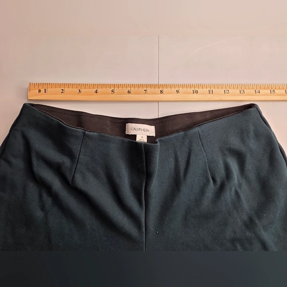 Calvin Klein Size 12 Pine Green Pull-On Ponte Pants Office Cd-2174